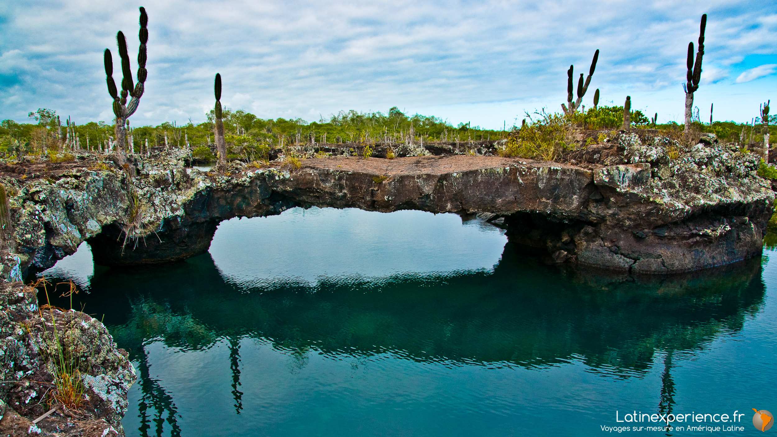 Galapagos - snorkeling à Los Tuneles - Latinexperience voyages
