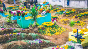 Guatemala - Fête des morts, tombe décorée