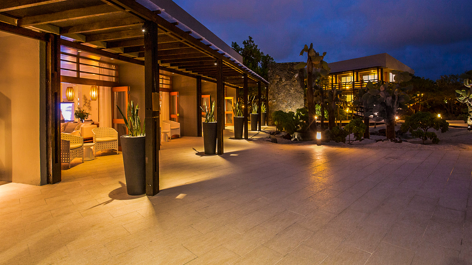 Finch Bay Ecolodge