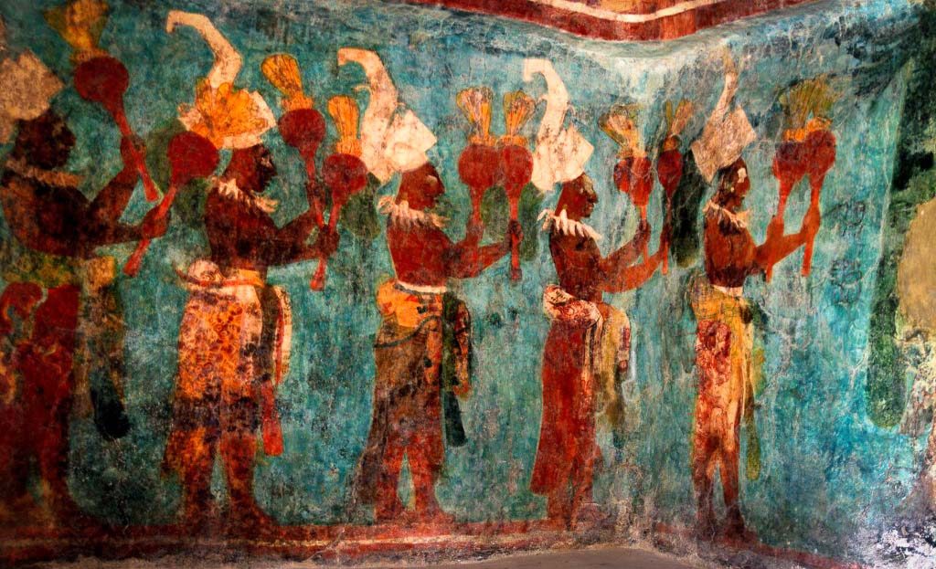 Fresque maya polychrome représentant une procession de figures ornées, site de Bonampak au Chiapas