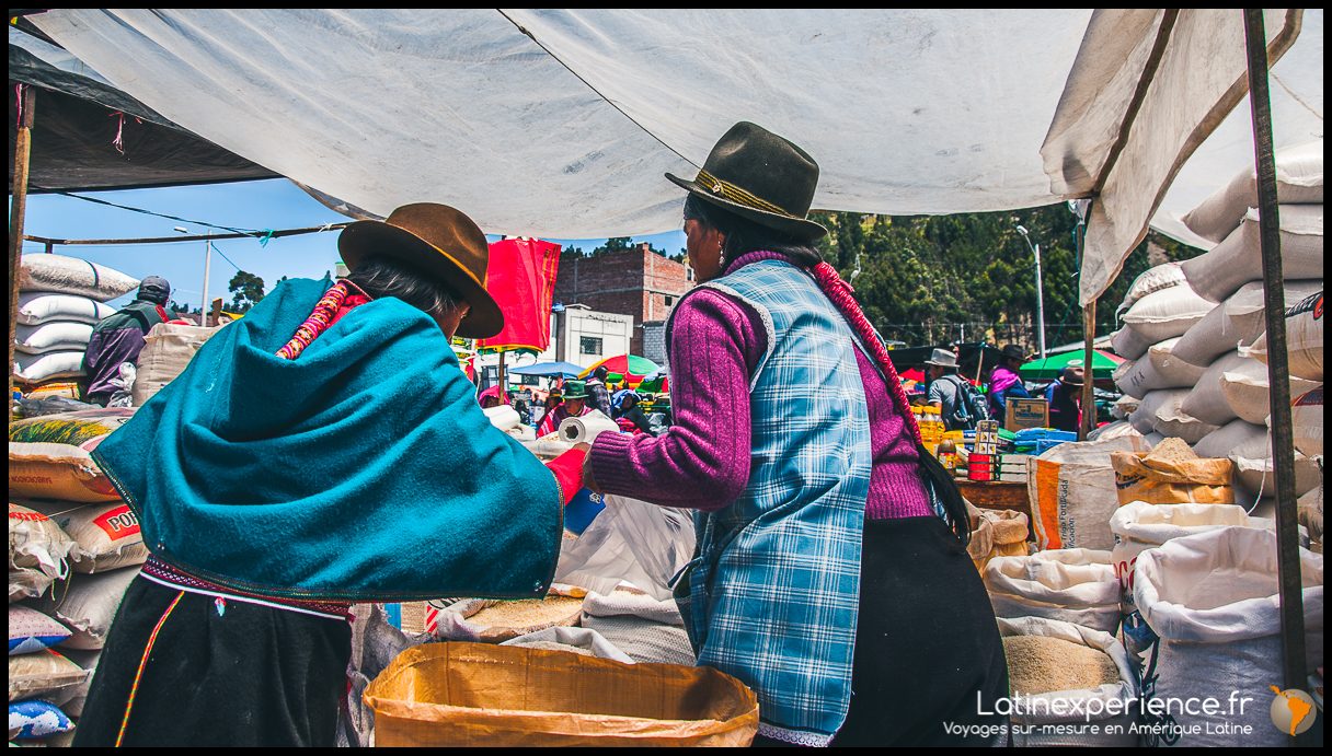 Equateur - Femmes au marché - Latinexperience voyages