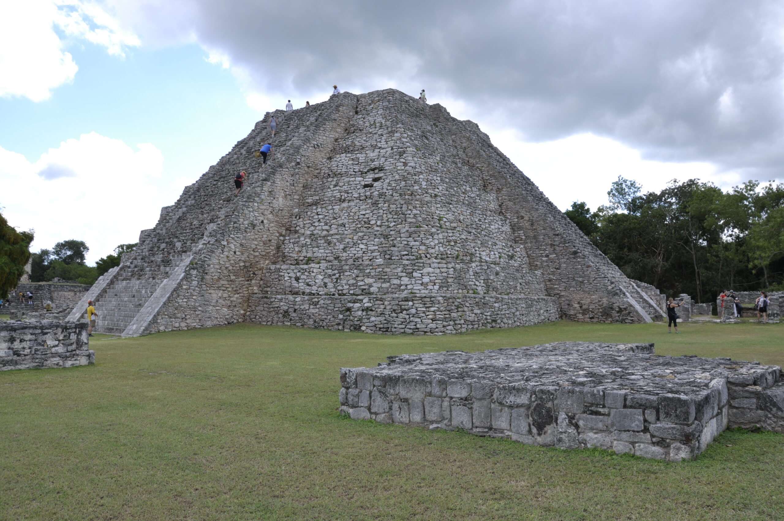 Site archéologique maya de Mayapán et pyramide principale au Yucatán, Mexique