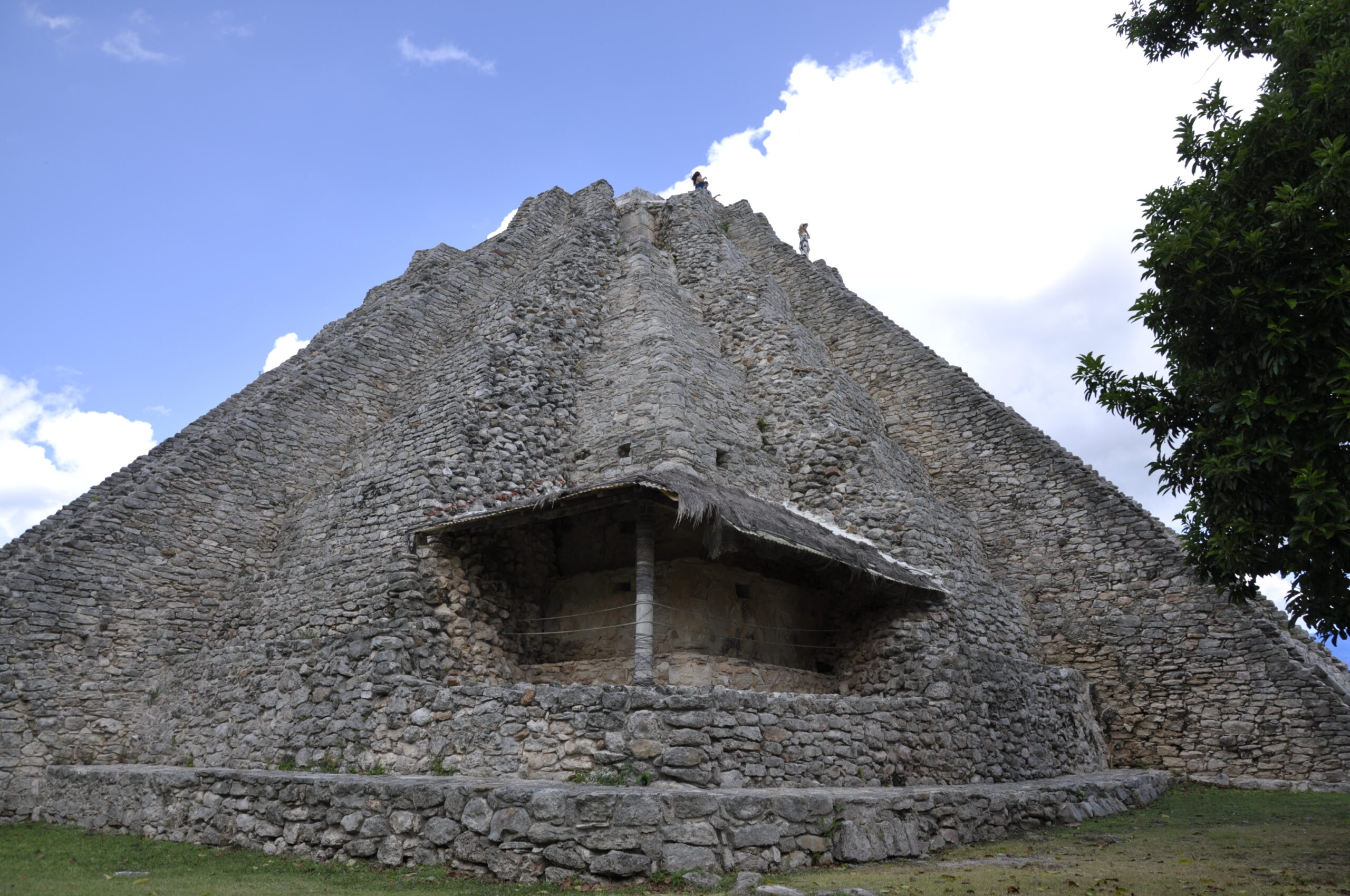 Site archéologique maya de Mayapán et pyramide principale au Yucatán, Mexique