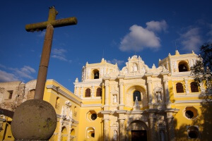 Guatemala-Antigua-eglise-La-Merced